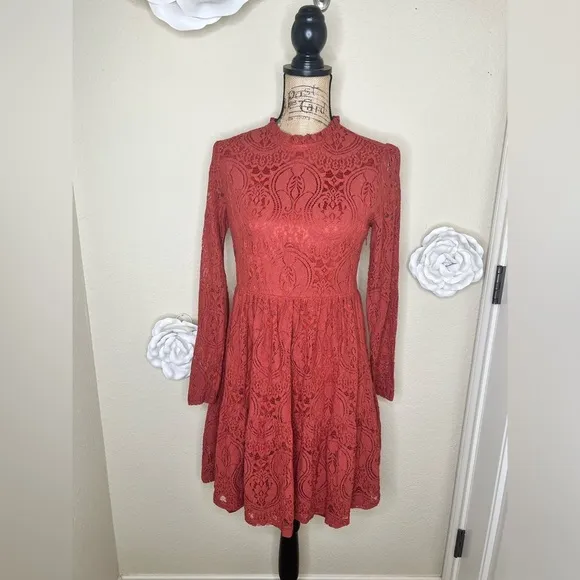 NTM: Molly Bracken Terracotta Rust Lace Tiered Dress with Sheer Sleeves Size M