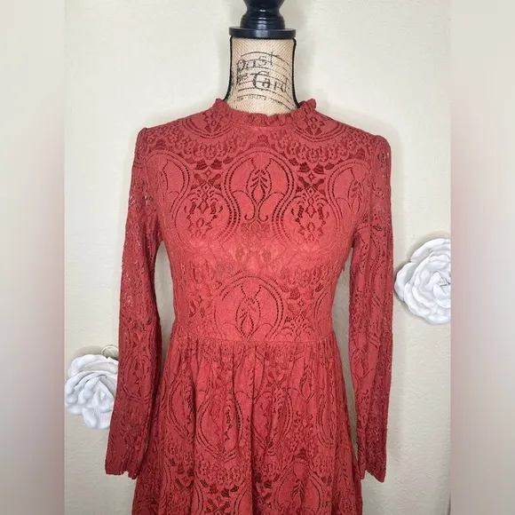 NTM: Molly Bracken Terracotta Rust Lace Tiered Dress with Sheer Sleeves Size M