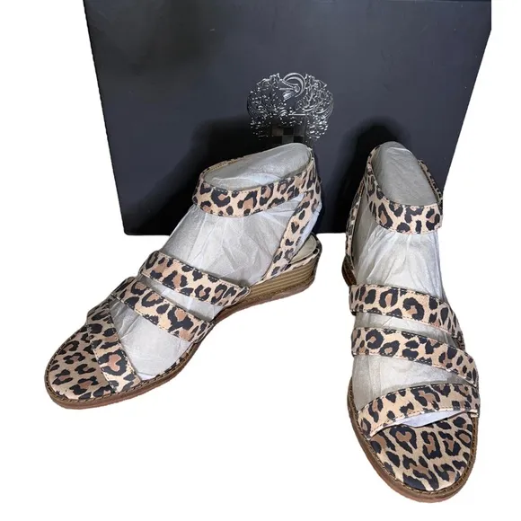 🐆NWB! Leopard Strappy Sandals