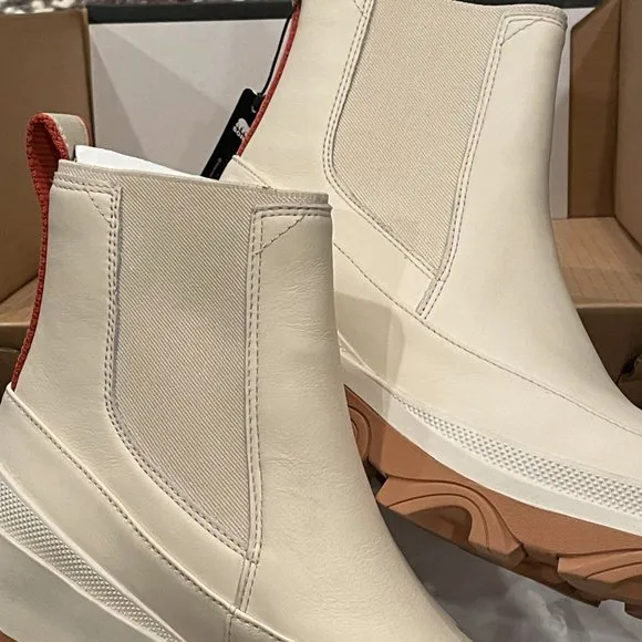 NWB Sorel Brex Chelsea Boots in Natural Sea Salt