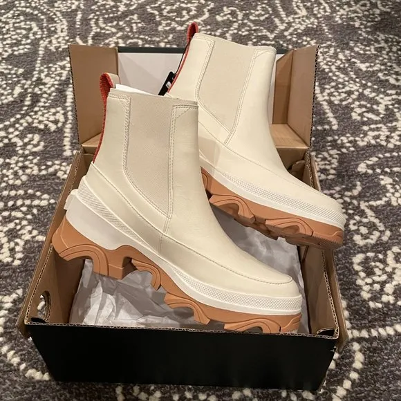 NWB Sorel Brex Chelsea Boots in Natural Sea Salt