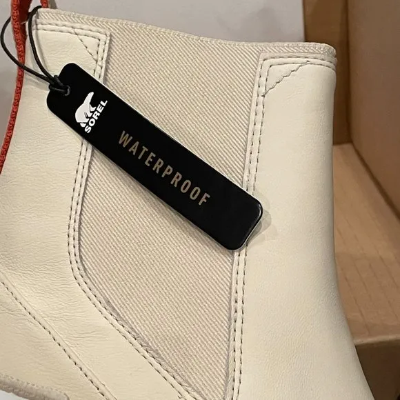 NWB Sorel Brex Chelsea Boots in Natural Sea Salt