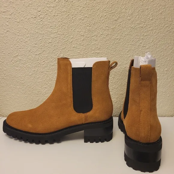NWOB Aerosoles Tan Suede Ronn Chelsea Boots Size 10½M