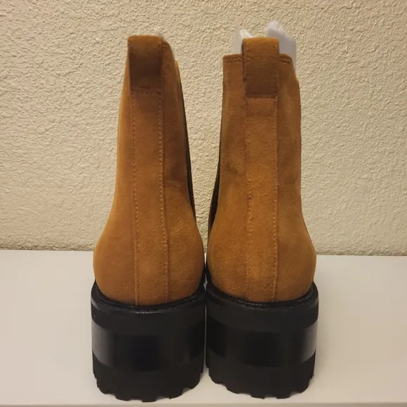 NWOB Aerosoles Tan Suede Ronn Chelsea Boots Size 10½M