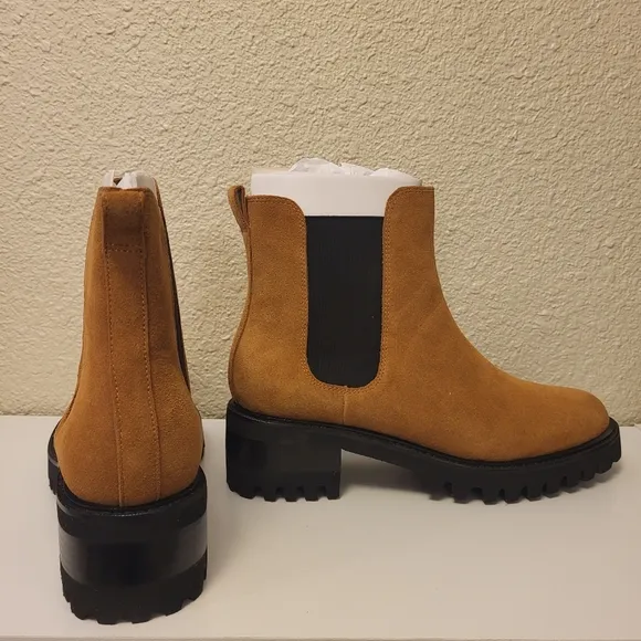 NWOB Aerosoles Tan Suede Ronn Chelsea Boots Size 10½M