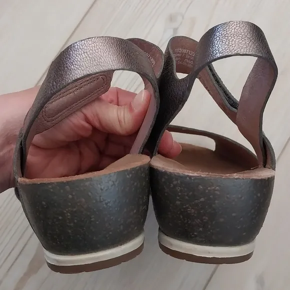 NWOB Danako Vera Sandals