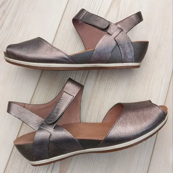NWOB Danako Vera Sandals