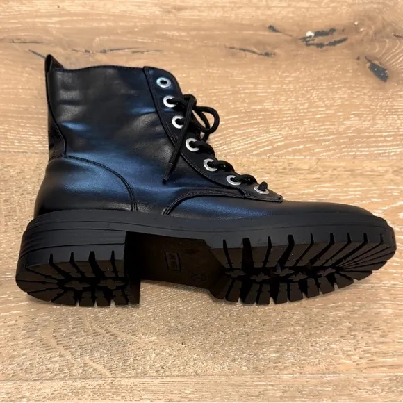 NWOB Nine West Wiley Black Combat Moto Black Boots, Size 7.5