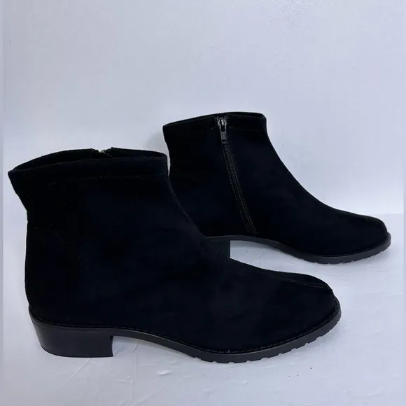 NWOB RON WHITE Giorgi Ankle Boot, Size 9.5 US / 40 EUR