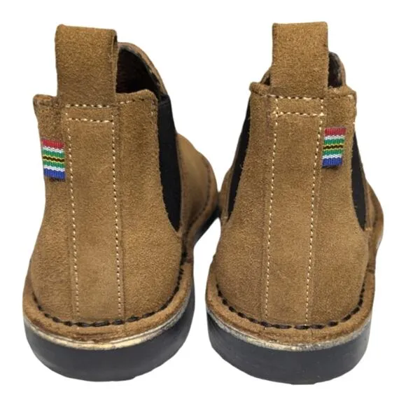 NWOB Veldskoen Unisex Chelsea Safari Black Sole Pull On Camel Suede Ankle Boot