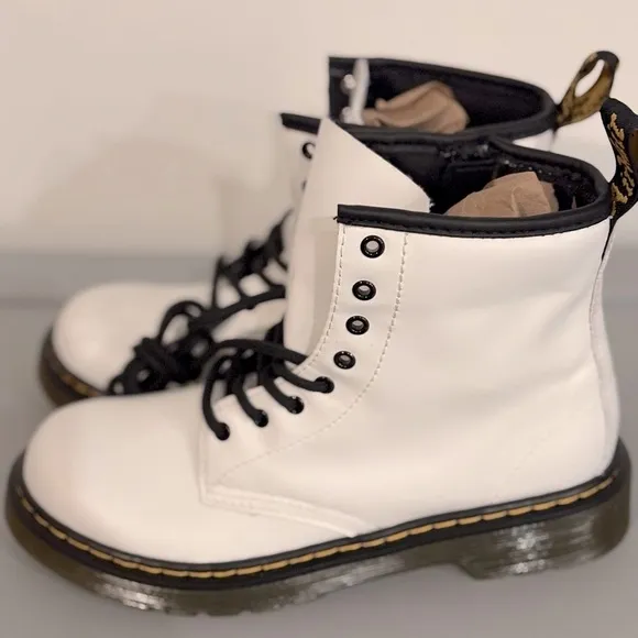 NWOT [Dr. Martens] 1460 Junior White Leather Lace-Up Classic Boots Youth Size 3