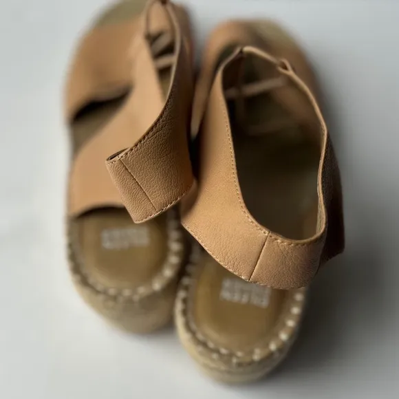 NWOT Eileen Fisher Tan Brown Leather Strappy Wedge Platform Heel Sandals sz: 11