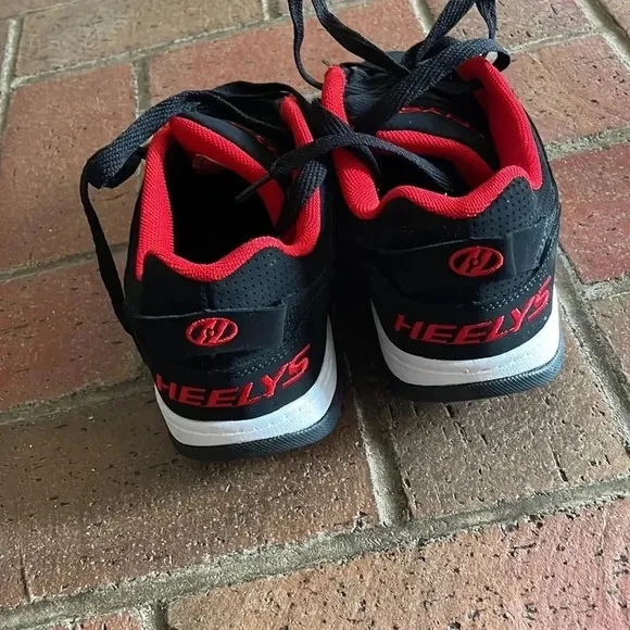 NWOT Heely’s‎ Skate Shoes 4