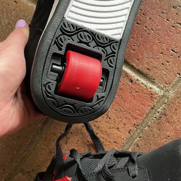 NWOT Heely’s‎ Skate Shoes 4