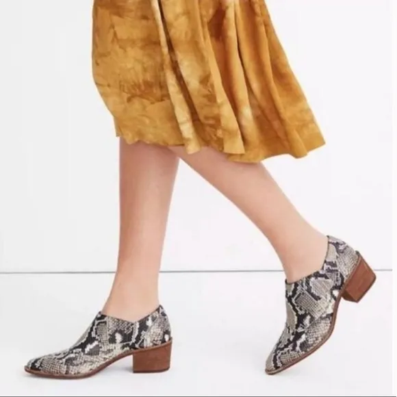 NWOT Madewell Sonia Low Chelsea Boots in Snake Prints