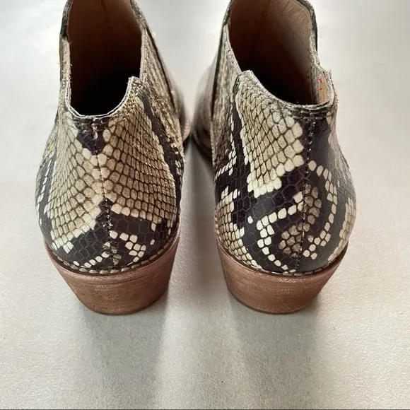 NWOT Madewell Sonia Low Chelsea Boots in Snake Prints