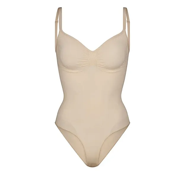 NWOT SKIMS sculpting Seamless Sculpt Brief bodysuit - Sand color - size S/M