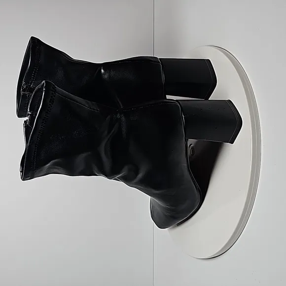 NWOT Steve Madden Harli Bootie Ankle Boots Block Heel Square Toe Faux Black 8