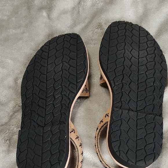NWOT Toni Pons Ibiza menorquine in leather flats neutral size 38/7.5