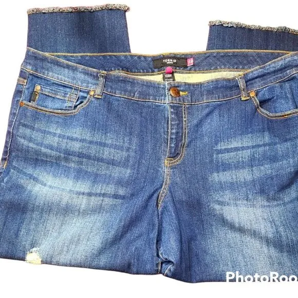 NWOT TORRID Size 26 High-Rise Lightly Distressed Raw Hem Skinny Ankle Jeans Blue
