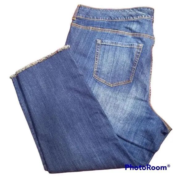 NWOT TORRID Size 26 High-Rise Lightly Distressed Raw Hem Skinny Ankle Jeans Blue