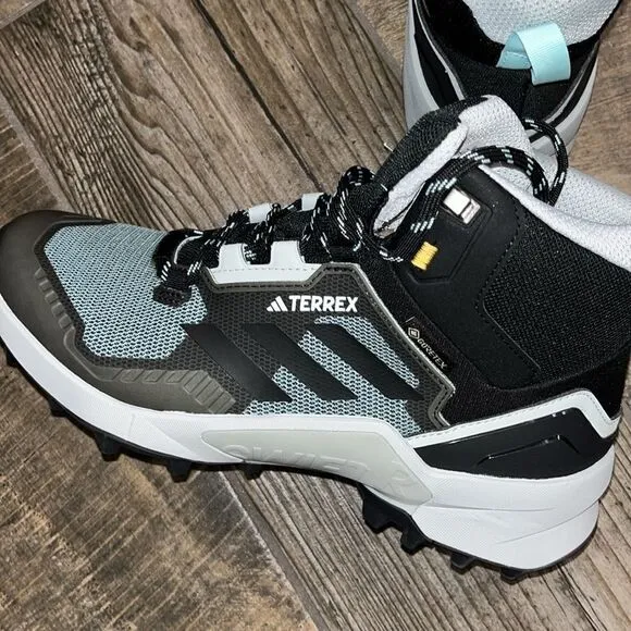 Nwt Adidas Terrex swift R3 MID unisex hiking shoes