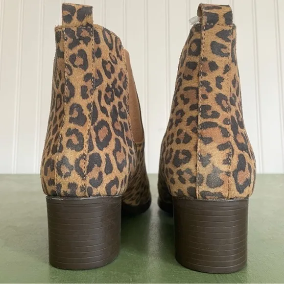 NWT Bos &amp; Co. RECAP Waterproof Faux Leopard Leather Chelsea Boots *Portugal*