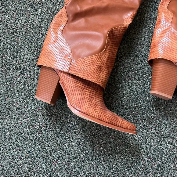 NWT Brown Tan Fold Over Snake Print Knee-High Western Cowgirl Heeled Boots Sz 7