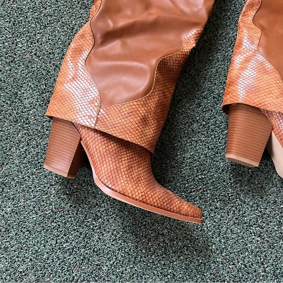 NWT Brown Tan Fold Over Snake Print Knee-High Western Cowgirl Heeled Boots Sz 7