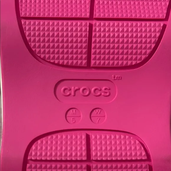 NWT Crocs mega crush triple strap Pink crush Platform Sandals size women’s 7