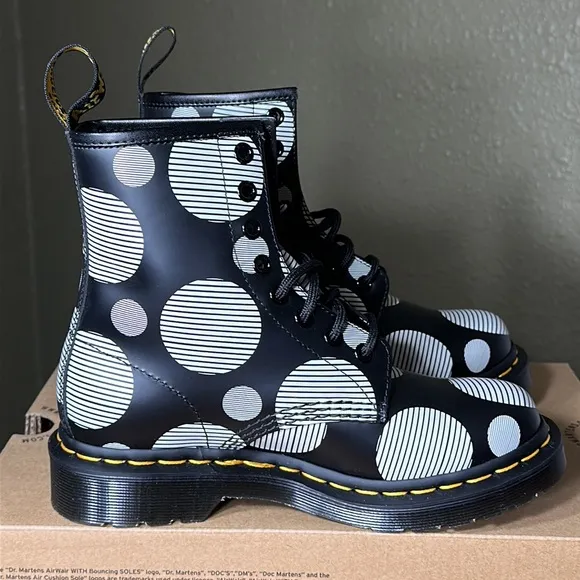 *NWT* DR. MARTENS 1460 Women’s Polka Dot Smooth Leather Lace Up Boots