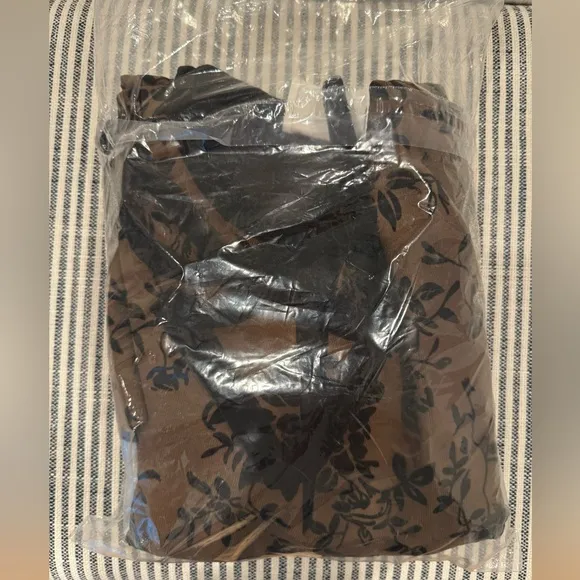 NWT ⭐️ HYACINTH HOUSE Brown &amp; Black Burnout Floral Elma Mini Dress