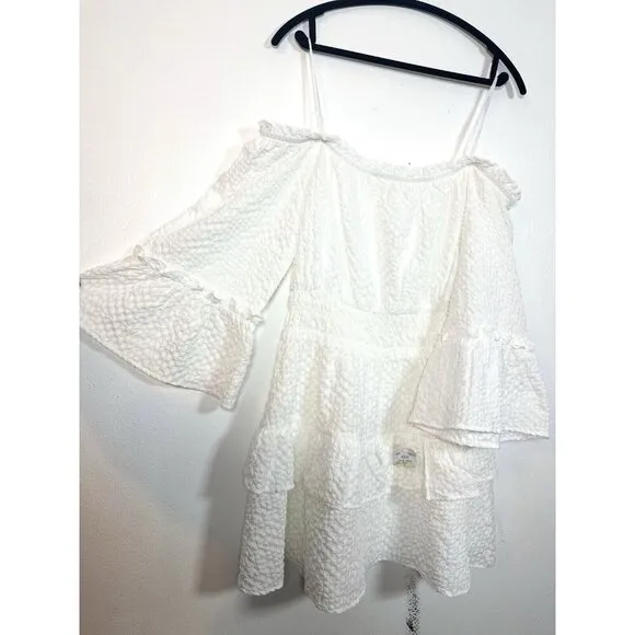 NWT le lis OFF SHOULDER BELL SLEEVE TIERED RUFFLE DRESS Size M White Summer Midi
