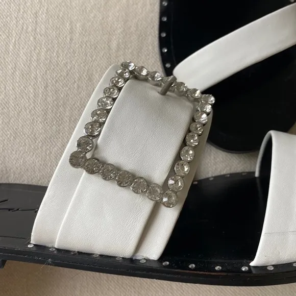NWT Lola Cruz white jewel Statement flat sandal 🔥🌈