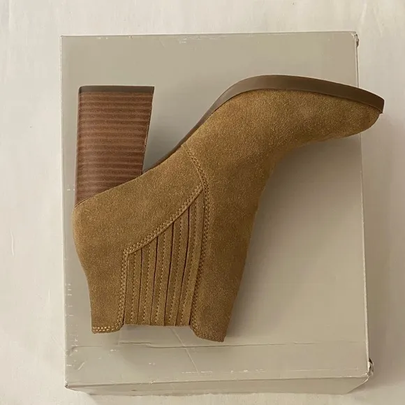 NWT MARC FISHER ELLARD WOMENS LEATHER HEELS ANKLE BOOTS - SIZE 7M