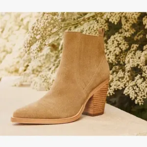 NWT MARC FISHER ELLARD WOMENS LEATHER HEELS ANKLE BOOTS - SIZE 7M