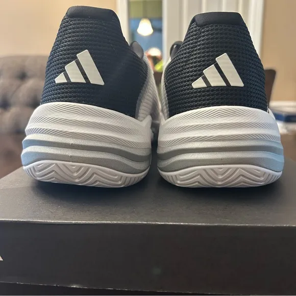 NWT Mens Adidas Barricade 13 M White and Black Tennis Shoes size (12)