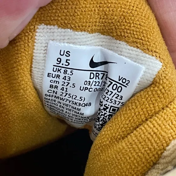 NWT Nike 9.5 Court Vision Men's Tan High-Top Sneakers