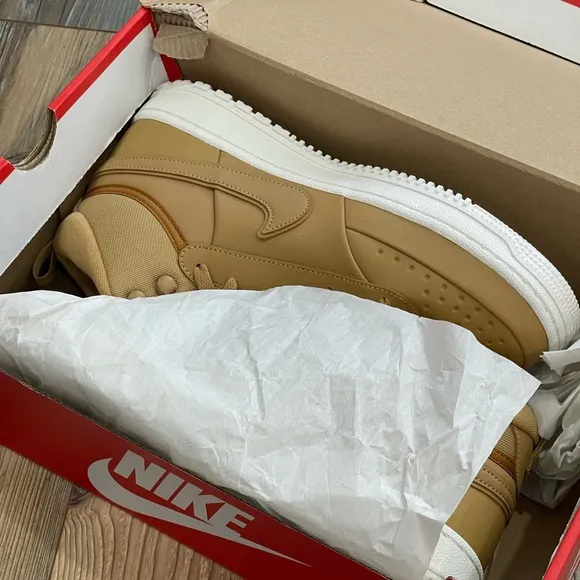 NWT Nike 9.5 Court Vision Men's Tan High-Top Sneakers