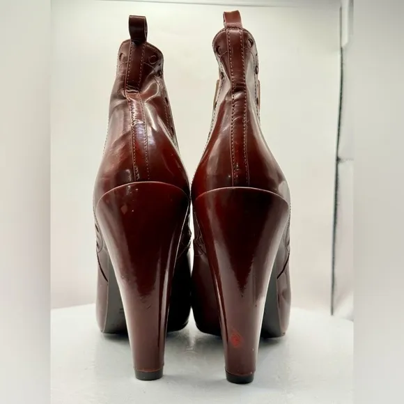 NWT PURA LOPEZ - Brown Leather Ankle Bootie in Brown Size 9.5