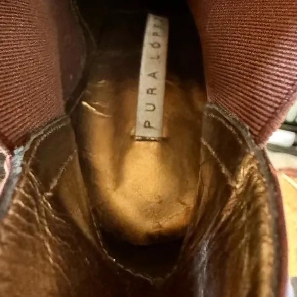 NWT PURA LOPEZ - Brown Leather Ankle Bootie in Brown Size 9.5