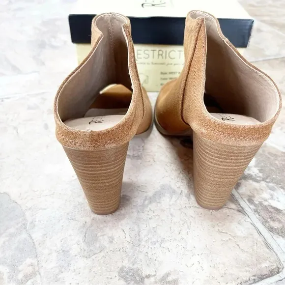 NWT RESTRICTED West Bay Whiskey Color Open Toe Booties Boots Block Heel Size 7.5