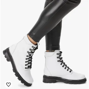 NWT, SOREL Lennox Lace Up Waterproof Boots
