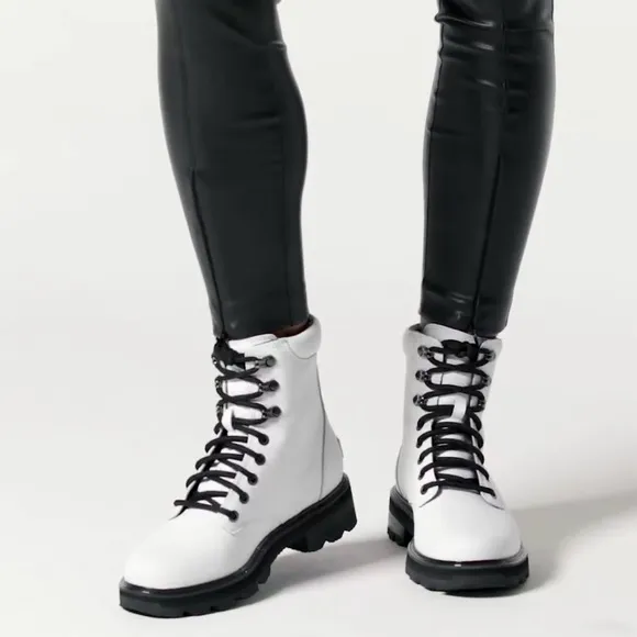 NWT, SOREL Lennox Lace Up Waterproof Boots