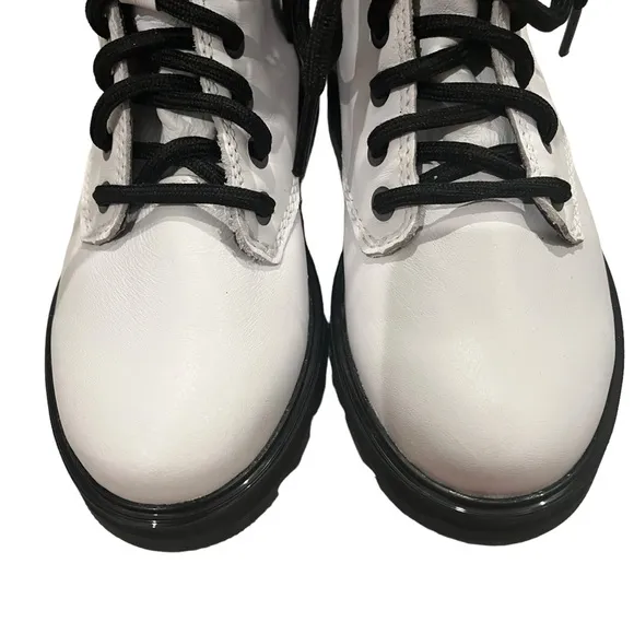 NWT, SOREL Lennox Lace Up Waterproof Boots
