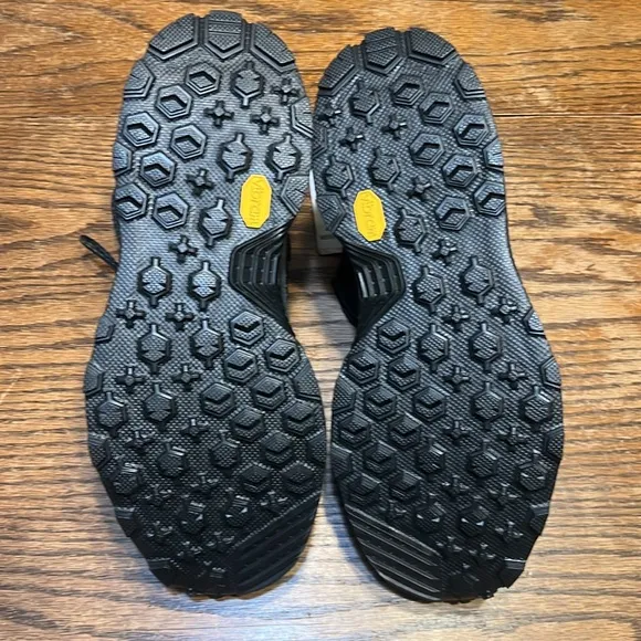 NWT Under Armour Charged Loadout Trek waterproof boots/sneakers