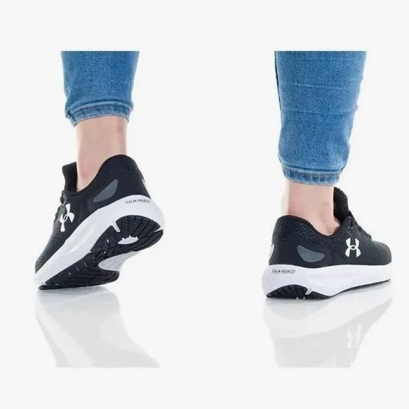 NWT Under Armour Women's Black Running Shoes
