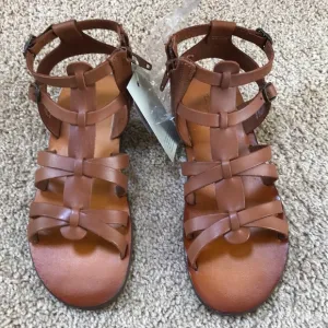 NWT! Zara girls size 33/1.5, leather sandals