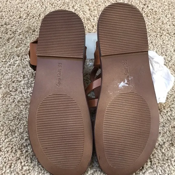 NWT! Zara girls size 33/1.5, leather sandals
