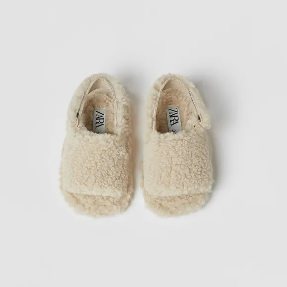 NWT Zara toddler kids / girls faux fur peep toe strap sandals / slides off white